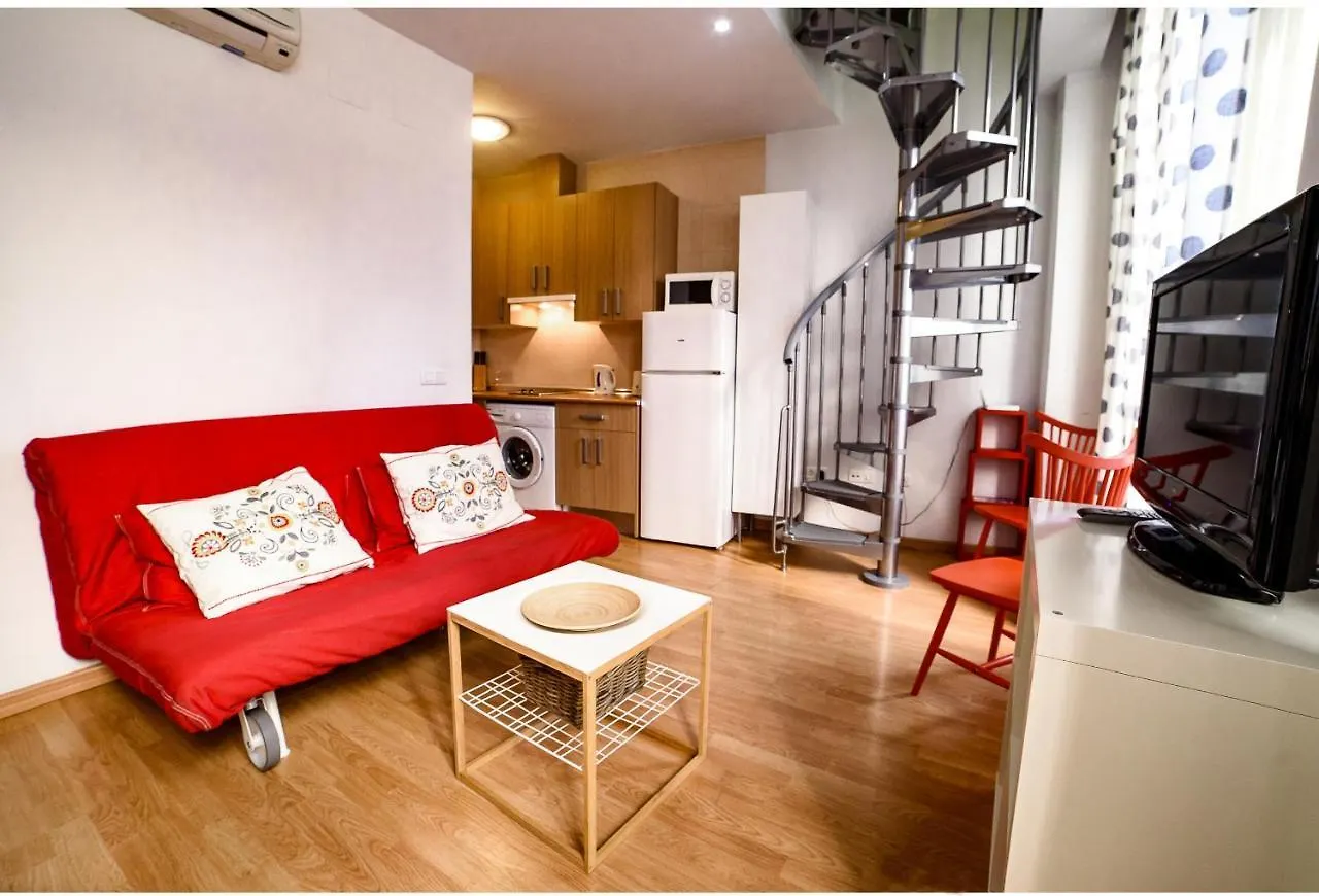 Sea & Wave Capitan Charming Duplex Apartment マラガ