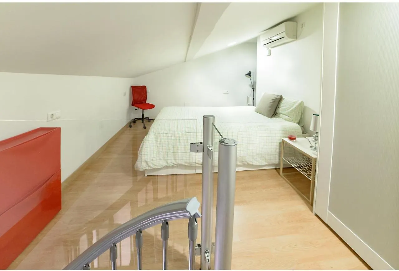 Sea & Wave Capitan Charming Duplex Apartment マラガ